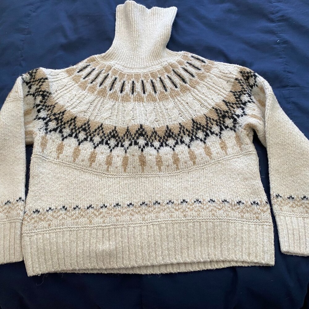 Two Old Navy Turtleneck Sweaters Size Medium (One black, one cream) - Picture 5 of 7